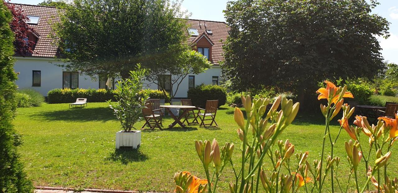 Ferienbungalow Haus Am Teich Boltenhagen  Exterior foto